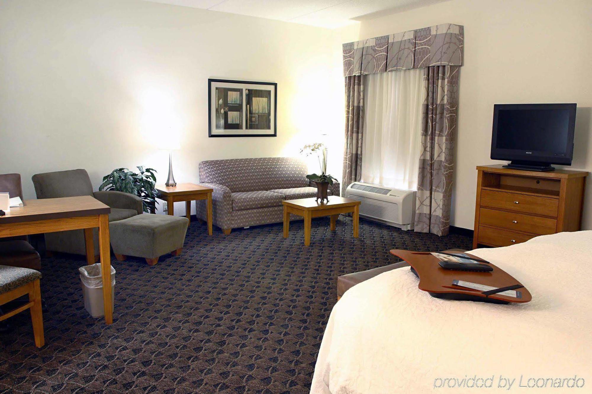Hampton Inn & Suites Chesapeake-Square Mall Kamer foto